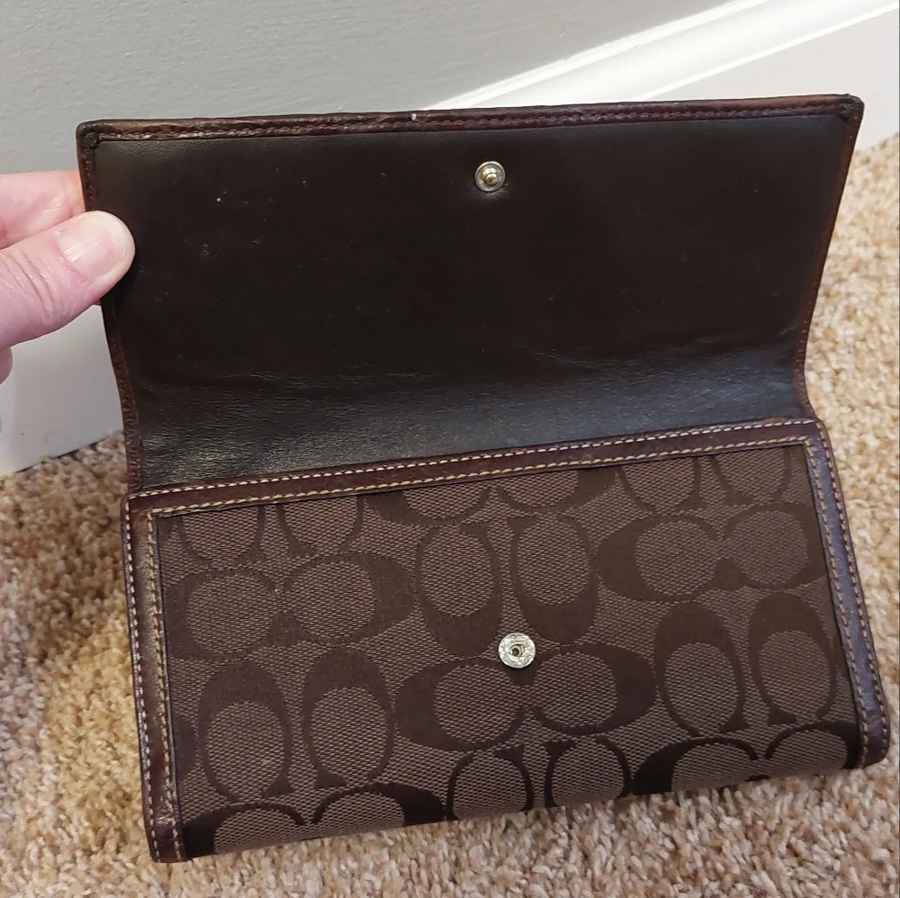 COACH Signature Stripe Jacquard Fabric Trifold Long Wallet